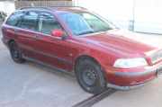 T?r vorn links Volvo V40 30632666 Weinrot 06/1999