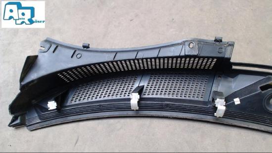 Abdeckung Wasserkasten Wischergestänge 8200136789 Scenic 1.5 dCi Comfortline JM Bj 2005 Bild Abdeckung Wasserkasten Wischergestänge 8200136789 Scenic 1.5 dCi Comfortline JM Bj 2005