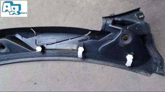 Abdeckung Wasserkasten Wischergestänge 8200136789 Scenic 1.5 dCi Comfortline JM Bj 2005 Bild Abdeckung Wasserkasten Wischergestänge 8200136789 Scenic 1.5 dCi Comfortline JM Bj 2005