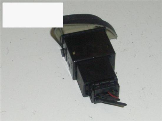 Schalter Heckscheibenheizung PROTON PERSONA 300 (C9_M) 315 GLSi Bild Schalter Heckscheibenheizung PROTON PERSONA 300 (C9_M) 315 GLSi