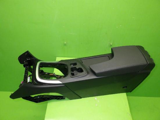 Mittelkonsole OPEL INSIGNIA Caravan 2.0 Turbo 4x4 Bild Mittelkonsole OPEL INSIGNIA Caravan 2.0 Turbo 4x4