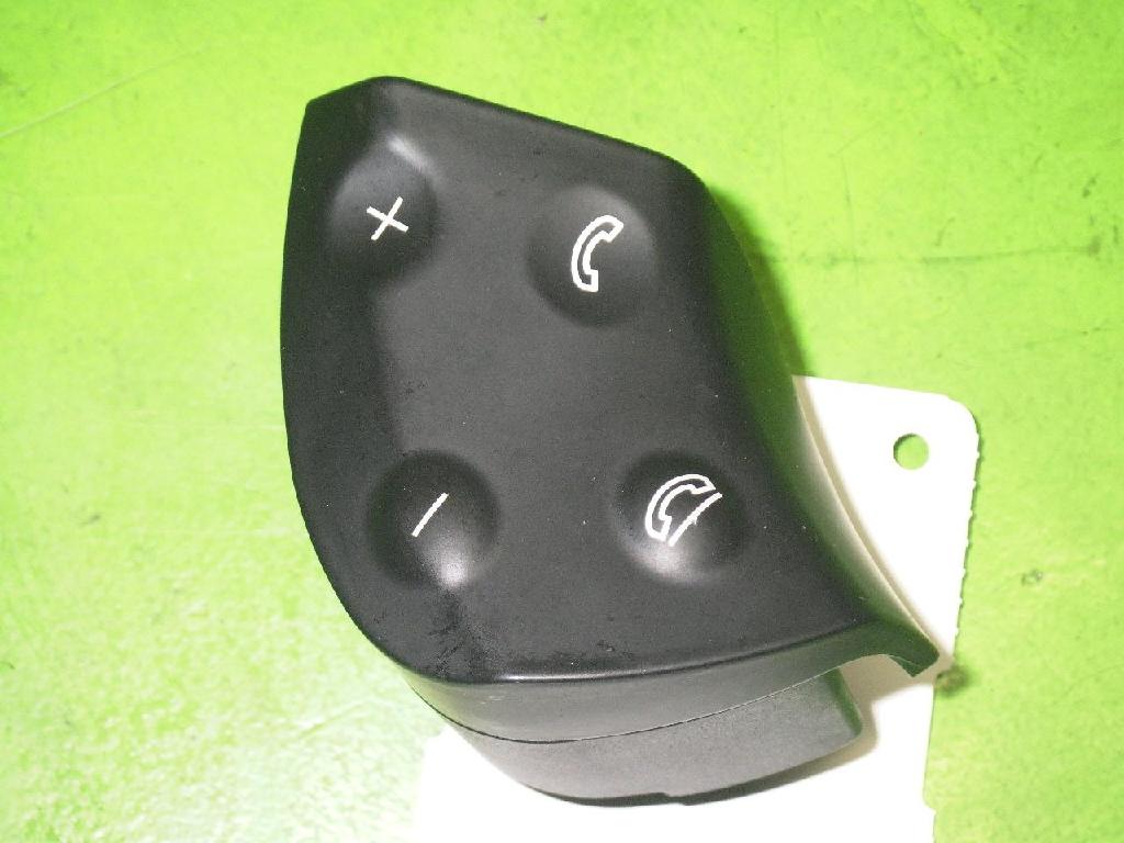 Fernbedienung Radio MERCEDES-BENZ C-KLASSE (W203) C 220 CDI (203.008) A2038210979 Bild Fernbedienung Radio MERCEDES-BENZ C-KLASSE (W203) C 220 CDI (203.008) A2038210979
