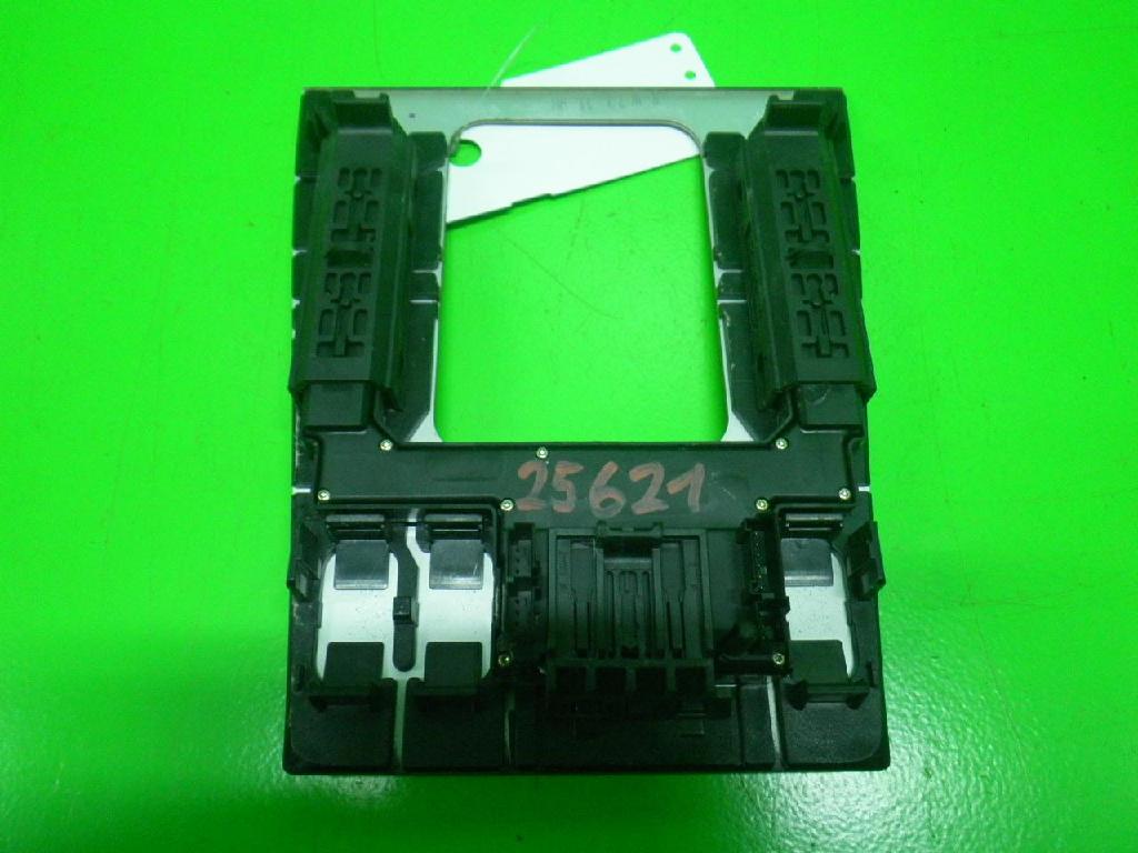 Schalter Fensterheber vorne MERCEDES-BENZ C-KLASSE Kombi (S202) C 240 T (202.086) Bild Schalter Fensterheber vorne MERCEDES-BENZ C-KLASSE Kombi (S202) C 240 T (202.086)