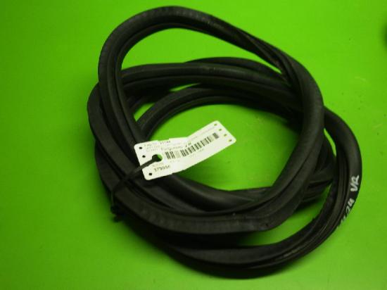 T?rgummi T?rdichtung vorne rechts VW GOLF VI (5K1) 2.0 TDI Bild T?rgummi T?rdichtung vorne rechts VW GOLF VI (5K1) 2.0 TDI