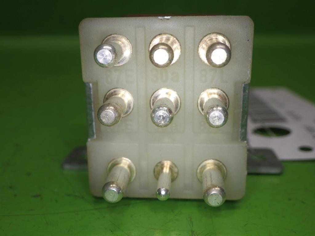 Relais MERCEDES-BENZ 190 (W201) E 1.8 (201.018) 897236000