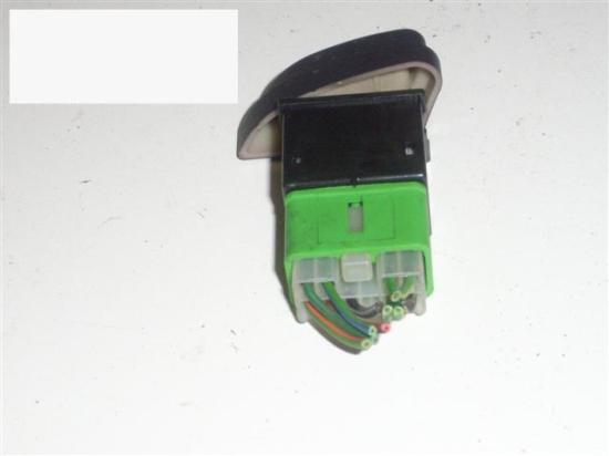 Schalter Warnblinkanlage PROTON PERSONA 300 (C9_M) 315 GLSi Bild Schalter Warnblinkanlage PROTON PERSONA 300 (C9_M) 315 GLSi