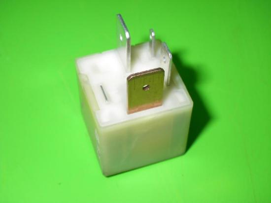 Relais Kraftstoffpumpe SEAT AROSA (6H) 1.0 191906383C Bild Relais Kraftstoffpumpe SEAT AROSA (6H) 1.0 191906383C