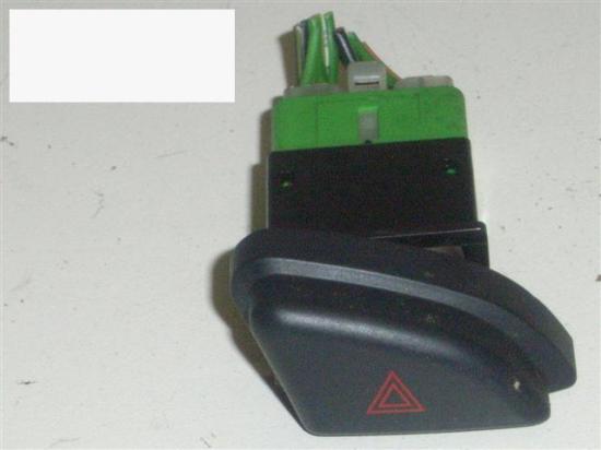 Schalter Warnblinkanlage PROTON PERSONA 300 (C9_M) 315 GLSi Bild Schalter Warnblinkanlage PROTON PERSONA 300 (C9_M) 315 GLSi