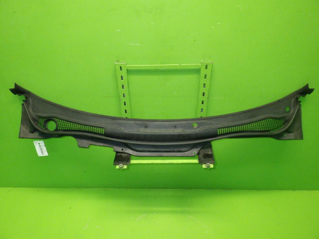 Windlaufblech VOLVO C30 D5 30745377 Bild Windlaufblech VOLVO C30 D5 30745377