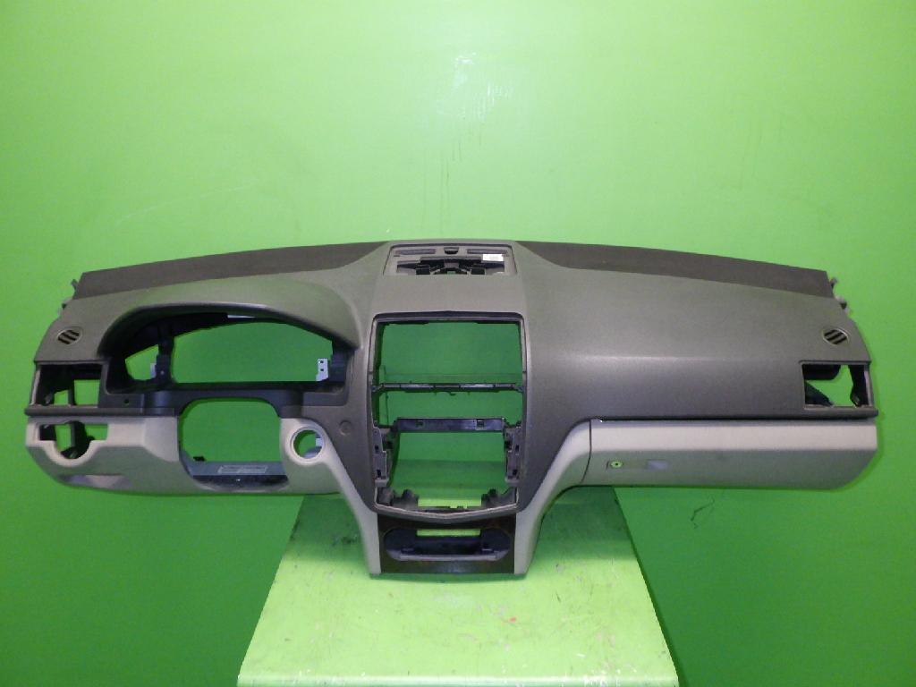 Armaturenbrett MERCEDES-BENZ C-KLASSE (W204) C 300 4-matic (204.081) Bild Armaturenbrett MERCEDES-BENZ C-KLASSE (W204) C 300 4-matic (204.081)