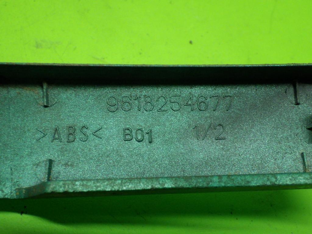 Blende unten Scheinwerfer links VW GOLF VI (5K1) 1.4 TSI 9618254677 Bild Blende unten Scheinwerfer links VW GOLF VI (5K1) 1.4 TSI 9618254677