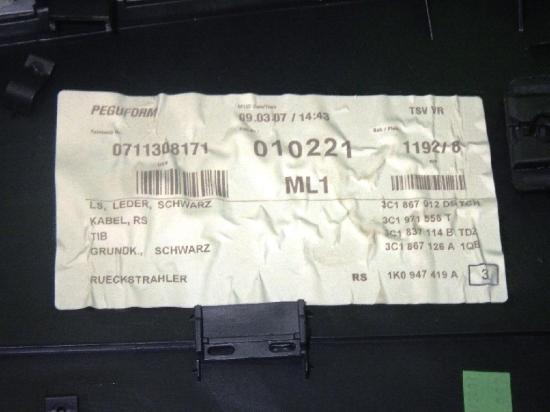 Türverkleidung vorne rechts VW PASSAT Variant (3C5) 2.0 TDI 3C1867012 Bild Türverkleidung vorne rechts VW PASSAT Variant (3C5) 2.0 TDI 3C1867012