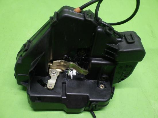 Stellmodul Türschloss Tür hinten rechts MERCEDES-BENZ C-KLASSE (W203) C 220 CDI (203.008) 2037300235 Bild Stellmodul Türschloss Tür hinten rechts MERCEDES-BENZ C-KLASSE (W203) C 220 CDI (203.008) 2037300235