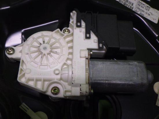 Fensterheber T?r hinten links SEAT TOLEDO II (1M2) 1.6 16V 1M0839729F Bild Fensterheber T?r hinten links SEAT TOLEDO II (1M2) 1.6 16V 1M0839729F