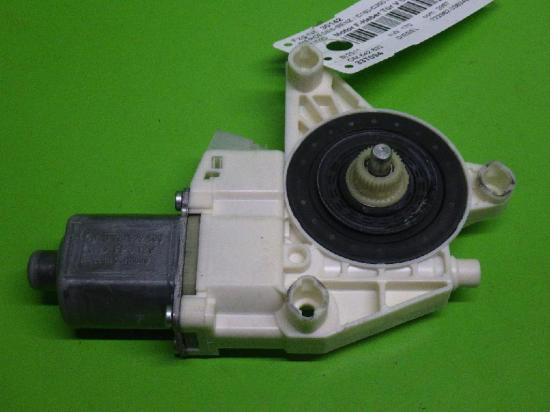 Fensterhebermotor Tür vorne links MERCEDES-BENZ C-KLASSE Kombi (S204) C 350 CDI 4-matic (204.292) 0130822503 Bild Fensterhebermotor Tür vorne links MERCEDES-BENZ C-KLASSE Kombi (S204) C 350 CDI 4-matic (204.292) 0130822503