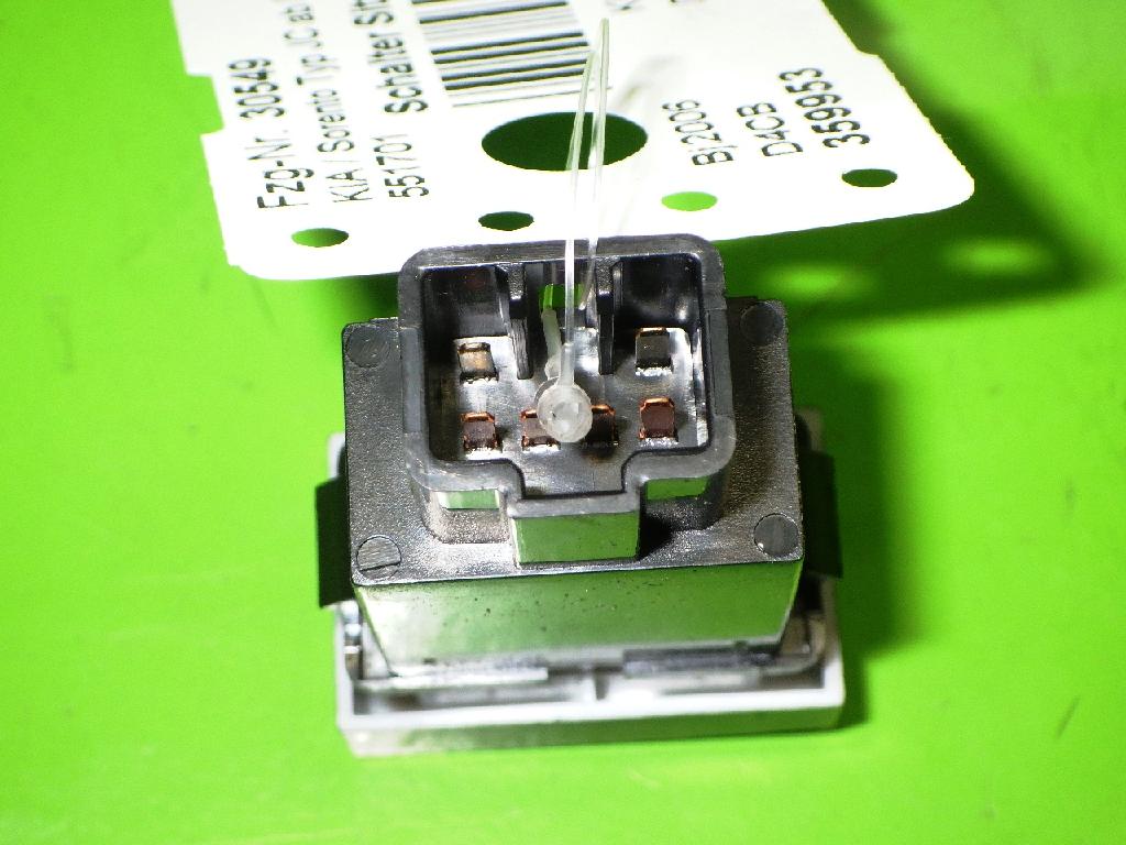 Schalter Sitzheizung vorne rechts KIA SORENTO I (JC) 2.5 CRDi 937503E000 Bild Schalter Sitzheizung vorne rechts KIA SORENTO I (JC) 2.5 CRDi 937503E000