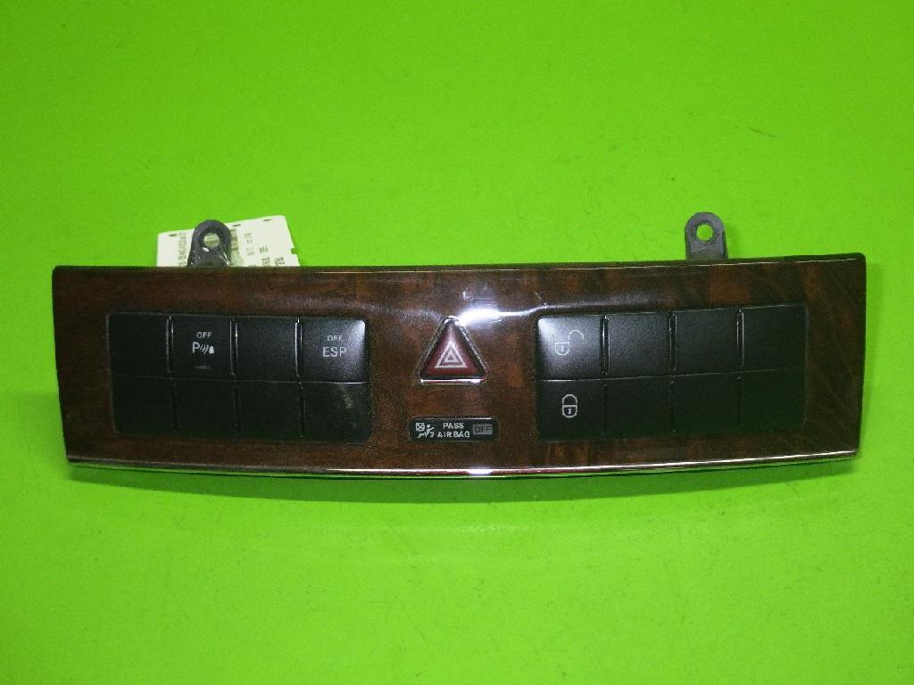 Schalter Warnblinkanlage MERCEDES-BENZ C-KLASSE T-Model (S203) C 220 CDI (203.208) 2038702610 Bild Schalter Warnblinkanlage MERCEDES-BENZ C-KLASSE T-Model (S203) C 220 CDI (203.208) 2038702610