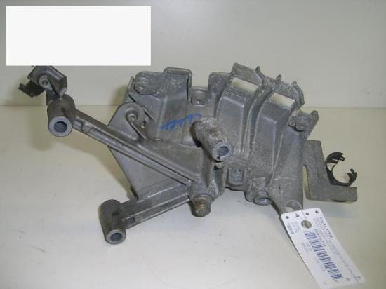 Halter Lichtmaschine RENAULT CLIO II (BB0/1/2_, CB0/1/2_) 1.2 16V (BB05, BB0W, BB11, BB27 3310006012 Bild Halter Lichtmaschine RENAULT CLIO II (BB0/1/2_, CB0/1/2_) 1.2 16V (BB05, BB0W, BB11, BB27 3310006012