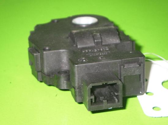 Stellmotor Lüftung rechts BMW 1 (F20) 116 i T946104 Bild Stellmotor Lüftung rechts BMW 1 (F20) 116 i T946104