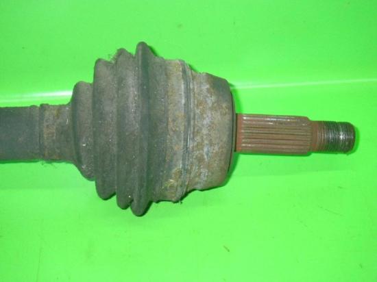 Gelenkwelle Antriebswelle vorne links VW PASSAT Variant (32B) 1.6 TD Bild Gelenkwelle Antriebswelle vorne links VW PASSAT Variant (32B) 1.6 TD