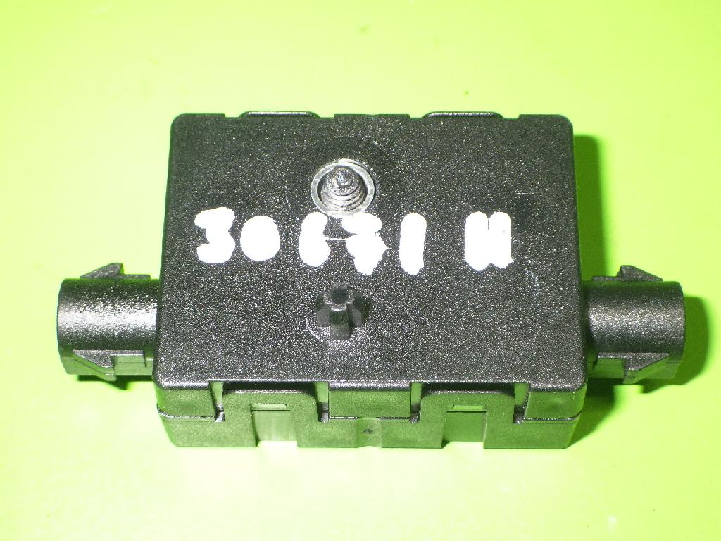 Antennenverstärker BMW 1 (F20) 116 i 9181453-03 Bild Antennenverstärker BMW 1 (F20) 116 i 9181453-03