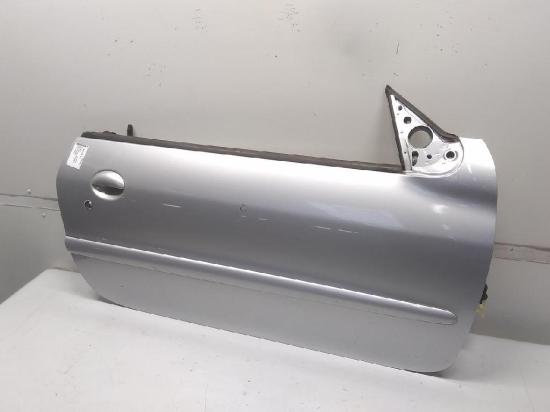 Peugeot 206CC Bj.2005 Tür rechts Beifahrertür silber EZR aluminiumgraumet. Bild Peugeot 206CC Bj.2005 Tür rechts Beifahrertür silber EZR aluminiumgraumet.