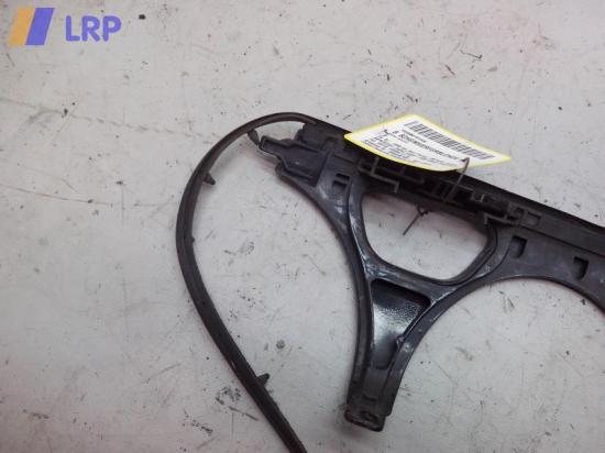 Mercedes W210 Blende unter Scheinwerfer rechts 2108200412 BJ1999 Bild Mercedes W210 Blende unter Scheinwerfer rechts 2108200412 BJ1999