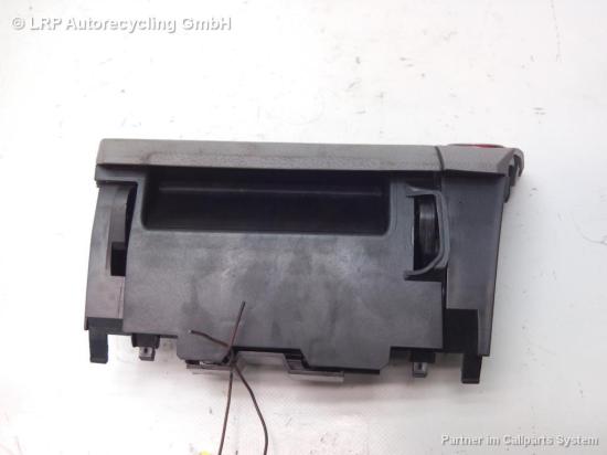 VW Touran 1T Aschenbecher vorn 1T1857961F3U6 grau BJ2005 Bild VW Touran 1T Aschenbecher vorn 1T1857961F3U6 grau BJ2005