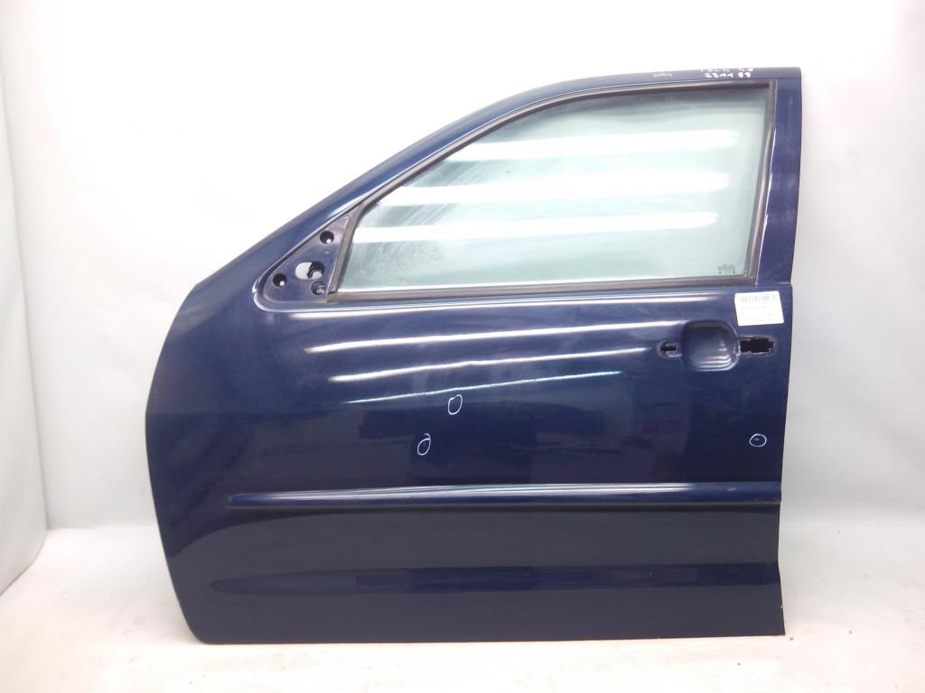 VW Polo 6N1 Tür vorn links Fahrertür dunkelblau lackiert 4türig Stufenheck 1997 Bild VW Polo 6N1 Tür vorn links Fahrertür dunkelblau lackiert 4türig Stufenheck 1997