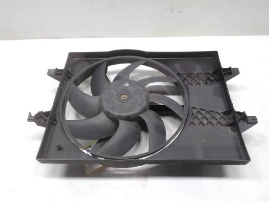 Ford Fusion JU2 Elektrolüfter mit Zarge 4S6H8C607AA 5010027 GATE BJ2004 Bild Ford Fusion JU2 Elektrolüfter mit Zarge 4S6H8C607AA 5010027 GATE BJ2004