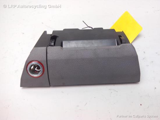 VW Touran 1T Aschenbecher vorn 1T1857961F3U6 grau BJ2005 Bild VW Touran 1T Aschenbecher vorn 1T1857961F3U6 grau BJ2005