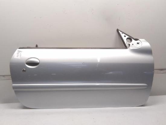 Peugeot 206CC Bj.2005 Tür rechts Beifahrertür silber EZR aluminiumgraumet. Bild Peugeot 206CC Bj.2005 Tür rechts Beifahrertür silber EZR aluminiumgraumet.