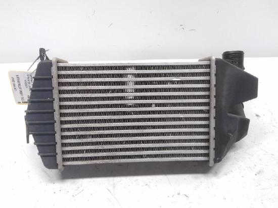 Opel Zafira B Bj.2006 original Ladeluftkühler 1,9TD 88KW Bild Opel Zafira B Bj.2006 original Ladeluftkühler 1,9TD 88KW 