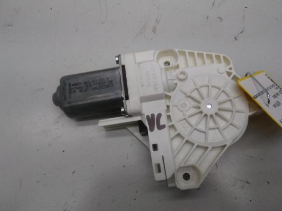 VW Touareg 7P original Fensterhebermotor vorn links BJ2014 Bild VW Touareg 7P original Fensterhebermotor vorn links BJ2014