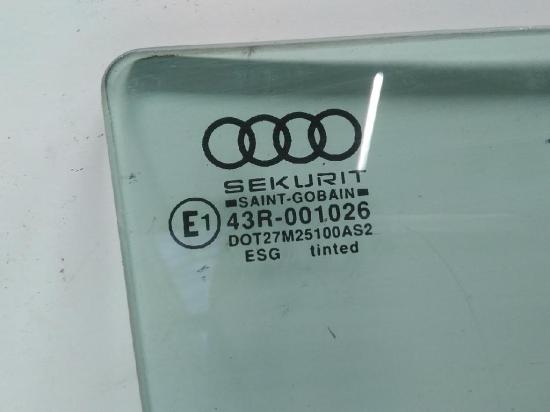 Audi 80 Coupe B3 Türscheibe rechts grüncol. Bj.1995 Bild Audi 80 Coupe B3 Türscheibe rechts grüncol. Bj.1995