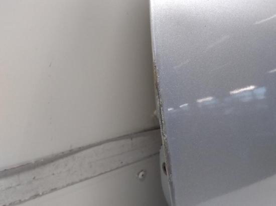 Peugeot 206CC Bj.2005 Tür rechts Beifahrertür silber EZR aluminiumgraumet. Bild Peugeot 206CC Bj.2005 Tür rechts Beifahrertür silber EZR aluminiumgraumet.
