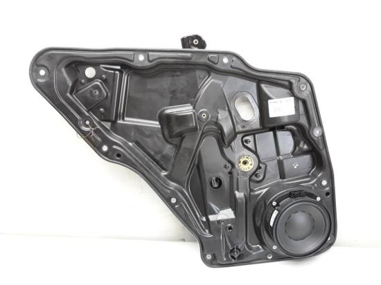 VW Tiguan 5N2 Bj2014 original Fensterheber hinten links Bild VW Tiguan 5N2 Bj2014 original Fensterheber hinten links 