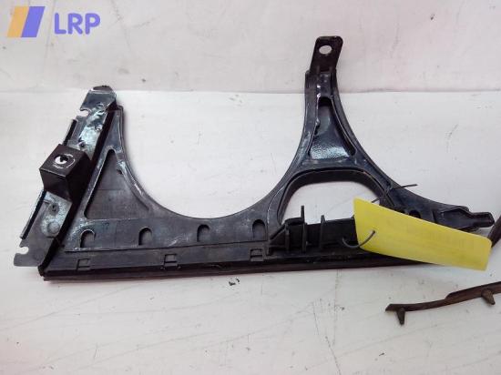 Mercedes W210 Blende unter Scheinwerfer rechts 2108200412 BJ1999 Bild Mercedes W210 Blende unter Scheinwerfer rechts 2108200412 BJ1999