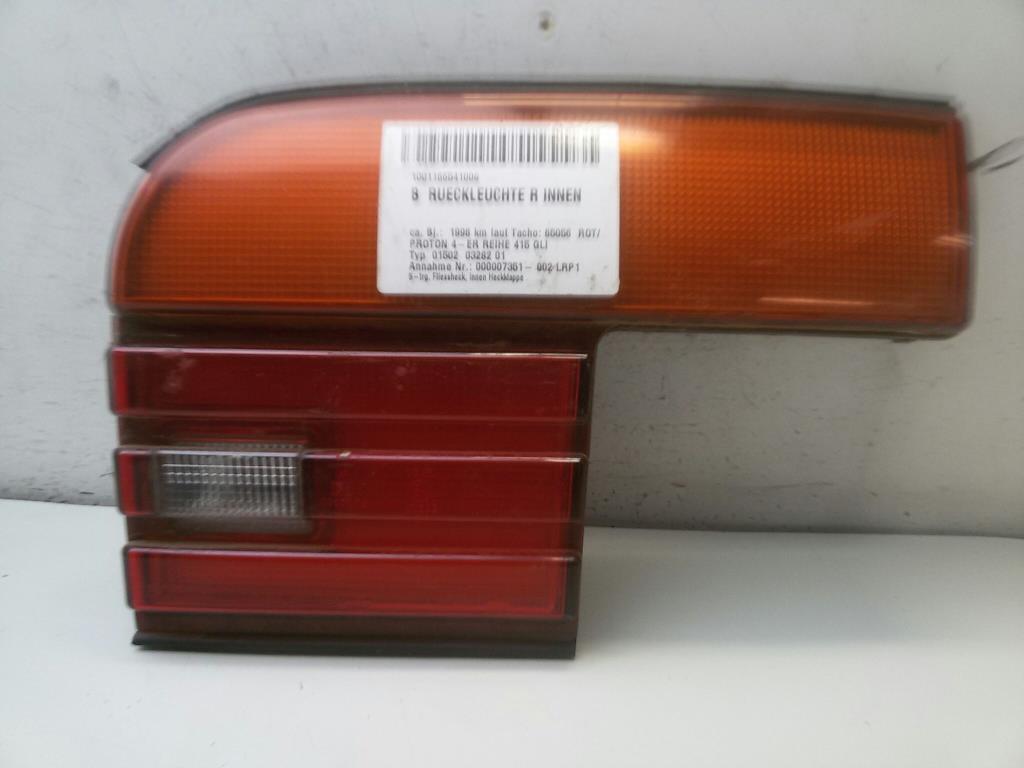 Proton Persona 415 Rückleuchte Heckleuchte rechts innen Fließheck BJ1996 Bild Proton Persona 415 Rückleuchte Heckleuchte rechts innen Fließheck BJ1996
