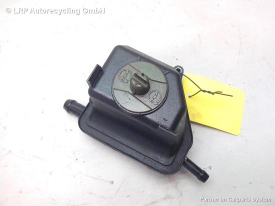 VW Golf 4 Servoölbehälter 1J0422371B 2.3 V5 110kw BJ1999 Bild VW Golf 4 Servoölbehälter 1J0422371B 2.3 V5 110kw BJ1999