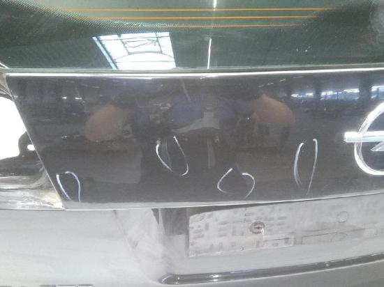 Opel Vectra C original Heckklappe mit Heckscheibe Z20R-Saphirschwarz Kombi Bj.2006 Bild Opel Vectra C original Heckklappe mit Heckscheibe Z20R-Saphirschwarz Kombi Bj.2006 