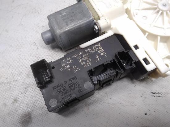 Peugeot 407 SW Bj.2005 original Fensterhebermotor vorn rechts mit Türsteuergerät Bild Peugeot 407 SW Bj.2005 original Fensterhebermotor vorn rechts mit Türsteuergerät