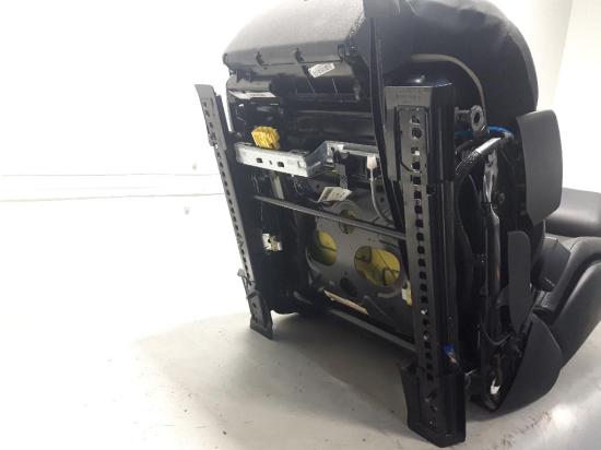 Mercedes Benz W212 Bj.2013 original Ledersitz vorn rechts Multikontursitz Bild Mercedes Benz W212 Bj.2013 original Ledersitz vorn rechts Multikontursitz 