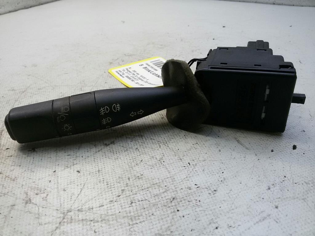 Peugeot 206 CC Bj2001 original Blinkerschalter Lichtschalter mit Nebelscheinwerferfunktion Bild Peugeot 206 CC Bj2001 original Blinkerschalter Lichtschalter mit Nebelscheinwerferfunktion