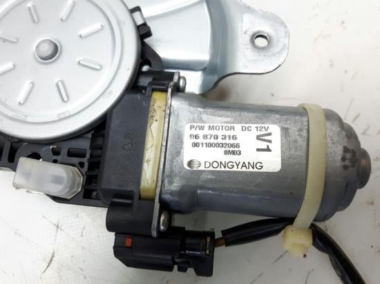 Chevrolet Aveo orig Fensterheber vorn links elektrisch 5türig mit Motor BJ2009 Bild Chevrolet Aveo orig Fensterheber vorn links elektrisch 5türig mit Motor BJ2009