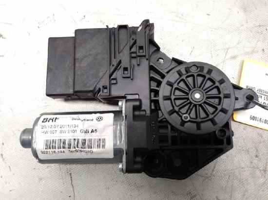 VW Golf 6 original Fensterhebermotor hinten links 5K0959703D BJ2011 Bild VW Golf 6 original Fensterhebermotor hinten links 5K0959703D BJ2011