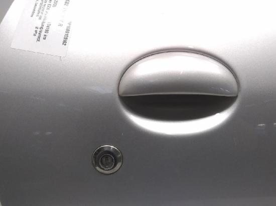 Peugeot 206CC Bj.2005 Tür rechts Beifahrertür silber EZR aluminiumgraumet. Bild Peugeot 206CC Bj.2005 Tür rechts Beifahrertür silber EZR aluminiumgraumet.