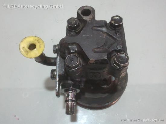 Hyundai H100 original Servopumpe 2.5 55kw BJ1996 Bild Hyundai H100 original Servopumpe 2.5 55kw BJ1996