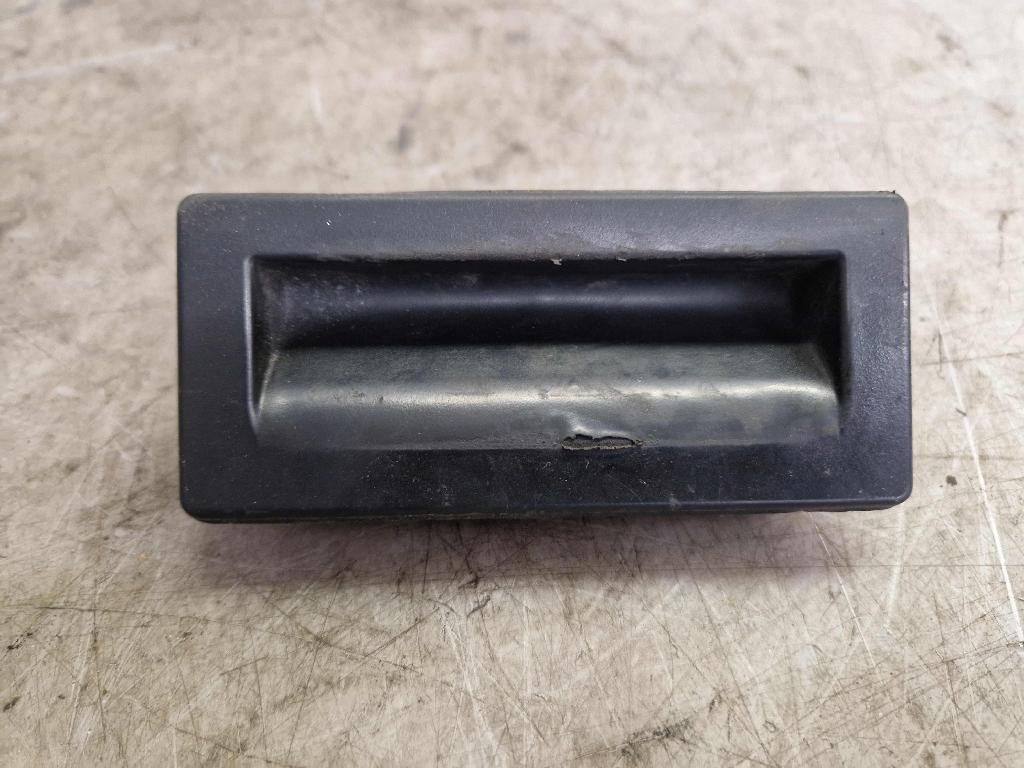 Taster Öffner Heckklappe VW Touran II 5T 3V0827566 1.6TDI 81kW CRKB 327555