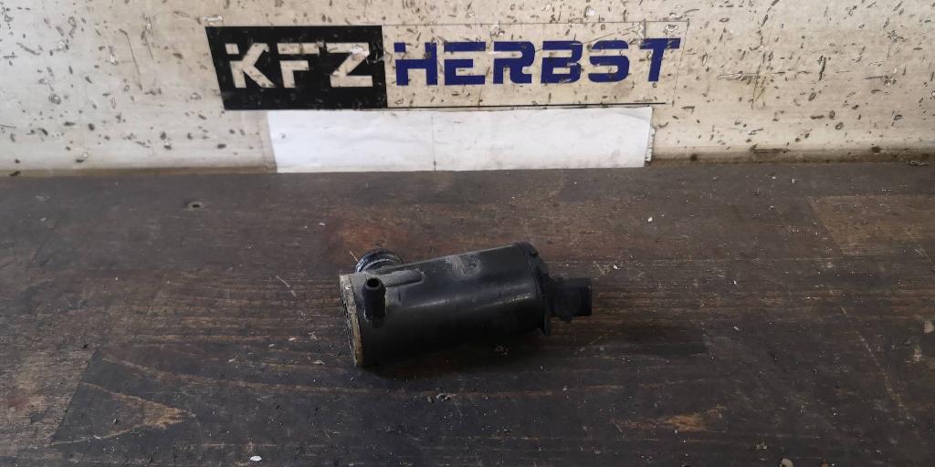 Scheibenwaschpumpe Hyundai ix35 985102S100 2.0CRDi 100kW D4HA 220550 Bild Scheibenwaschpumpe Hyundai ix35 985102S100 2.0CRDi 100kW D4HA 220550